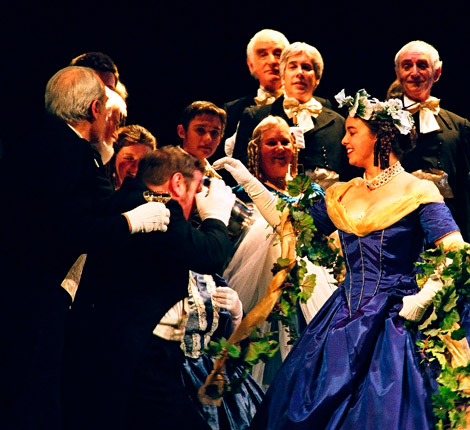 Soprano Ruth Kerr as Violetta in La Traviata