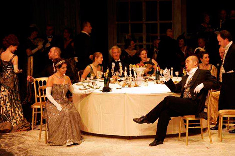 Ruth Kerr as Violetta in La Traviata